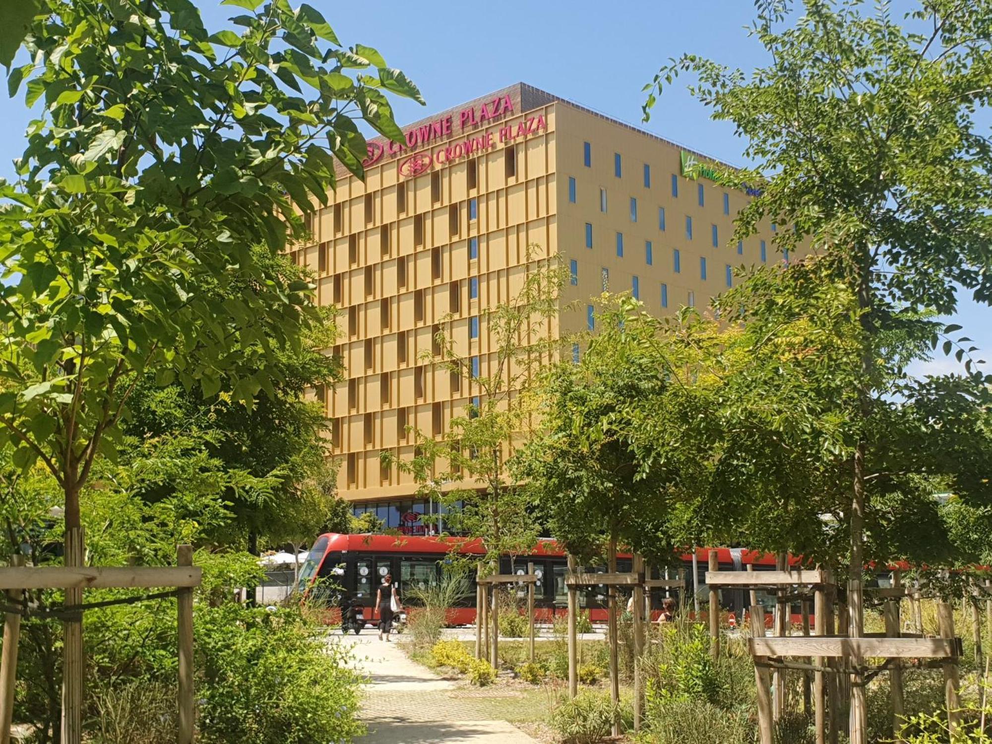尼斯大体育场皇冠假日酒店 外观 照片